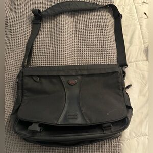 Black to me briefcase excellent condition
